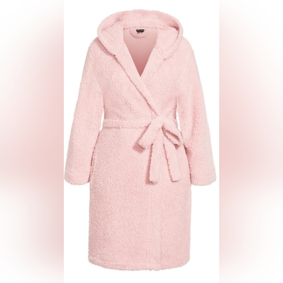 City Chic | Intimates & Sleepwear | Snuggle Robe Blush | Poshmark
